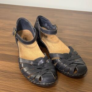 Clarks‎ Bendables Women's Navy Leather Woven Sandals Sz 7.5